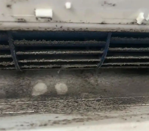 安州空调吹的风有股烧焦味是怎么回事